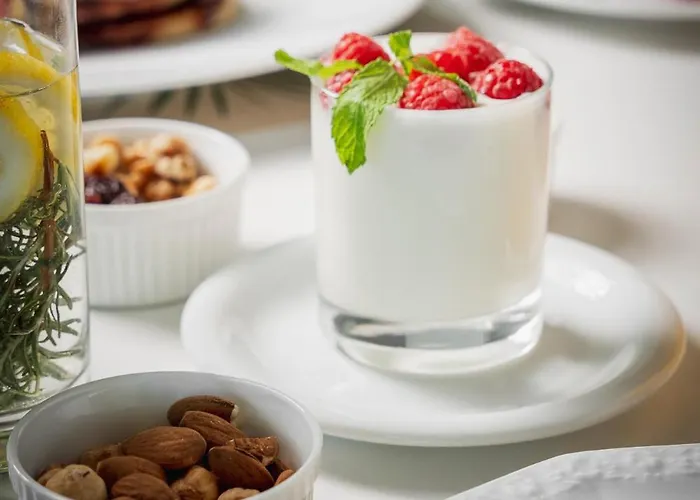 Ca' Bianca فندق 3*