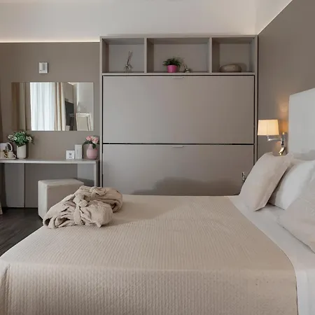 Ca' Bianca Hotel 3*
