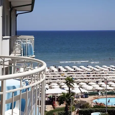 Ca' Bianca Hotel 3*