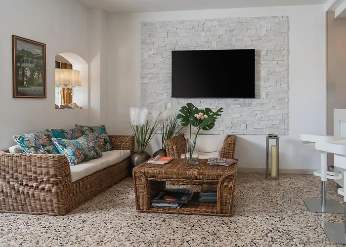 Ca' Bianca فندق ريتشيوني